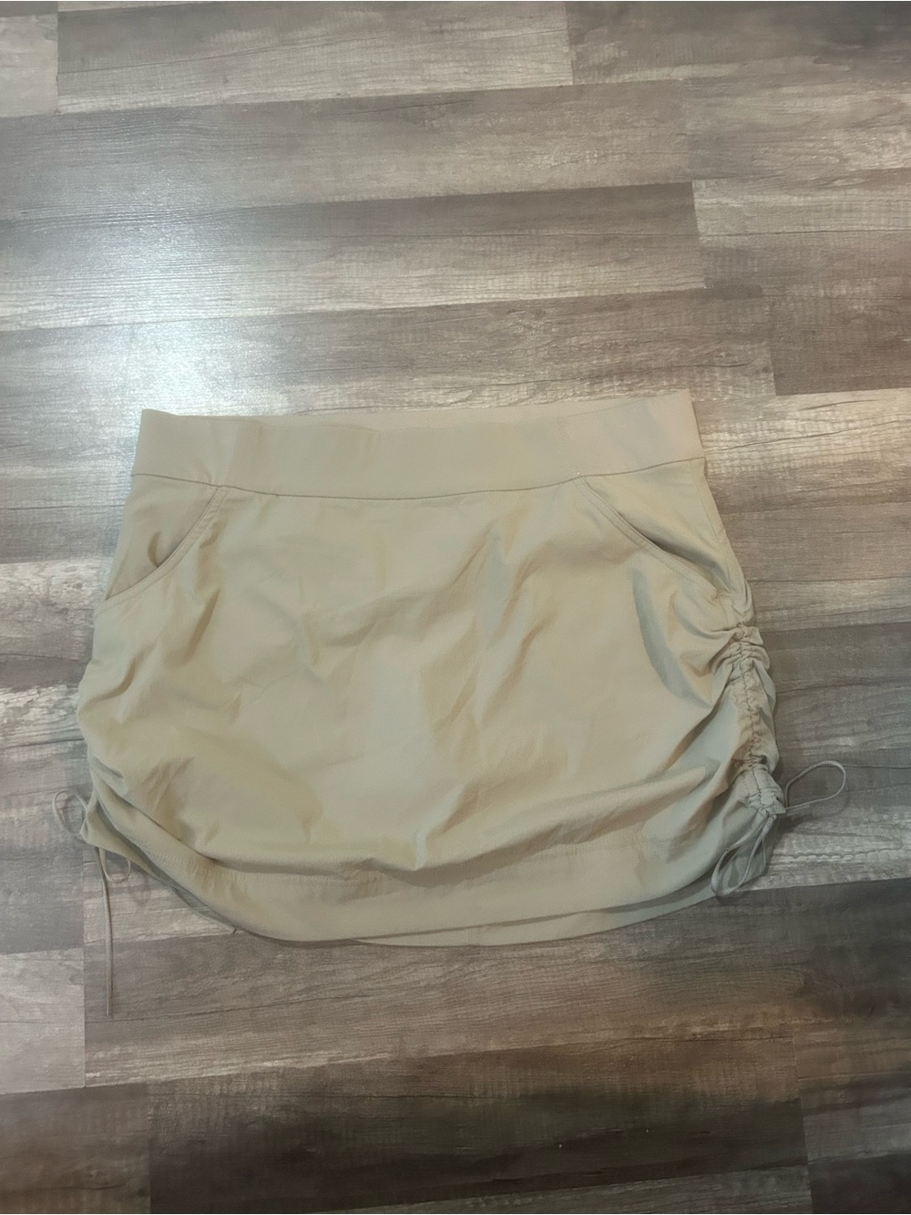 Columbia Beige Drawstring Ruched Mini Skirt Built In Shorts Size Extra Large